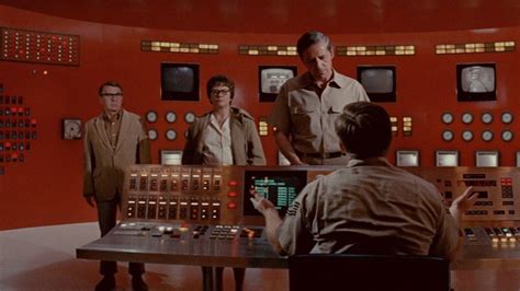 ¡Descubre la magia del western espacial con The Andromeda Strain! Una aventura épica y un análisis de la paranoia científica!