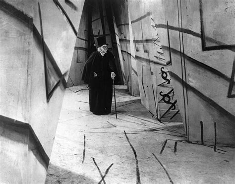  El Gabinete del Dr. Caligari: Un Viaje a Través de la Locura Expresionista!